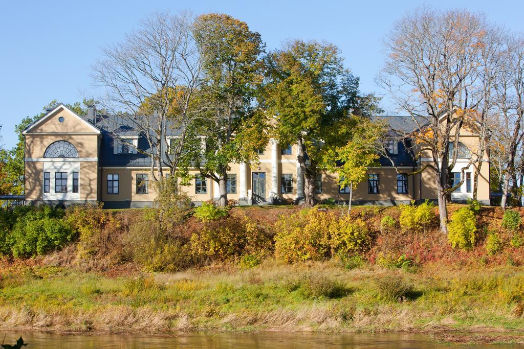 Skrunda Manor Hotel Exterior photo