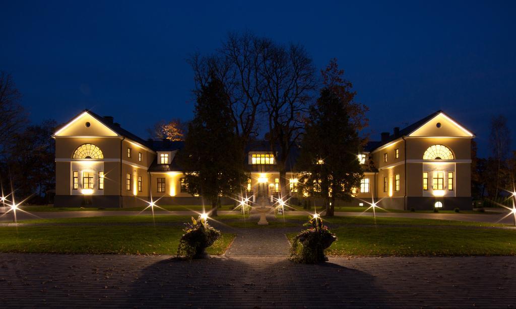 Skrunda Manor Hotel Exterior photo