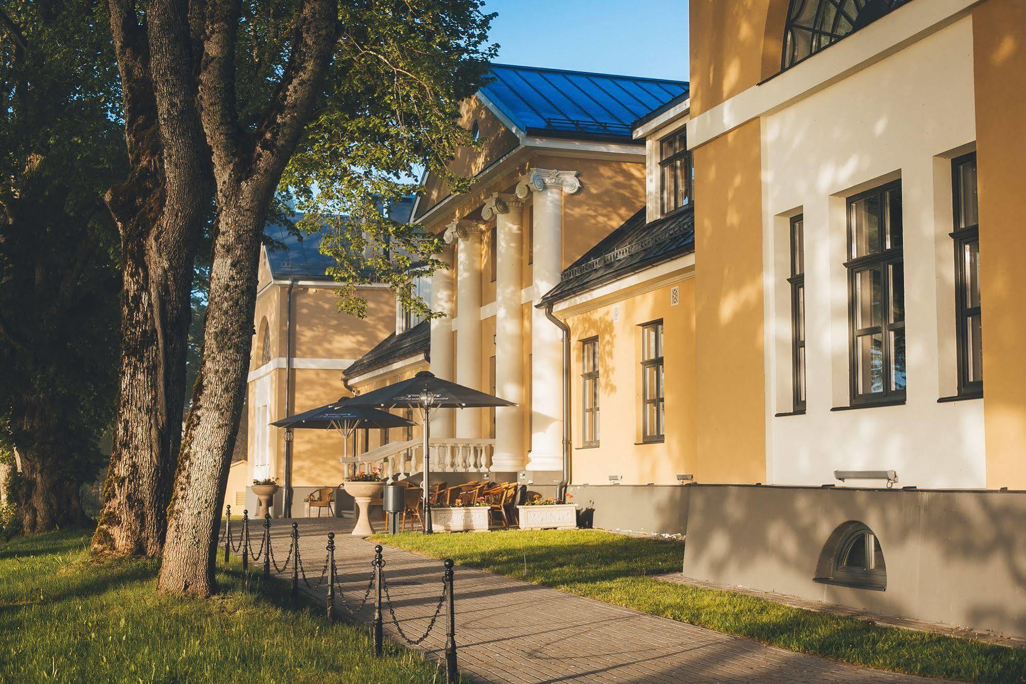 Skrunda Manor Hotel Exterior photo